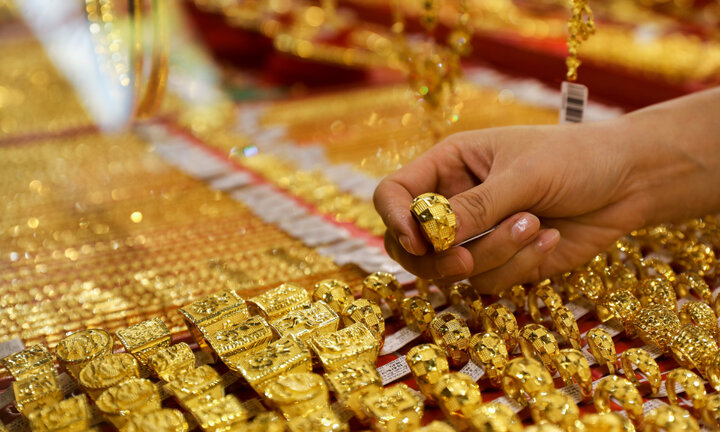 طلا بالاخره ریخت/ قیمت جدید طلای جهانی امروز ۱۳ خرداد ۱۴۰۴